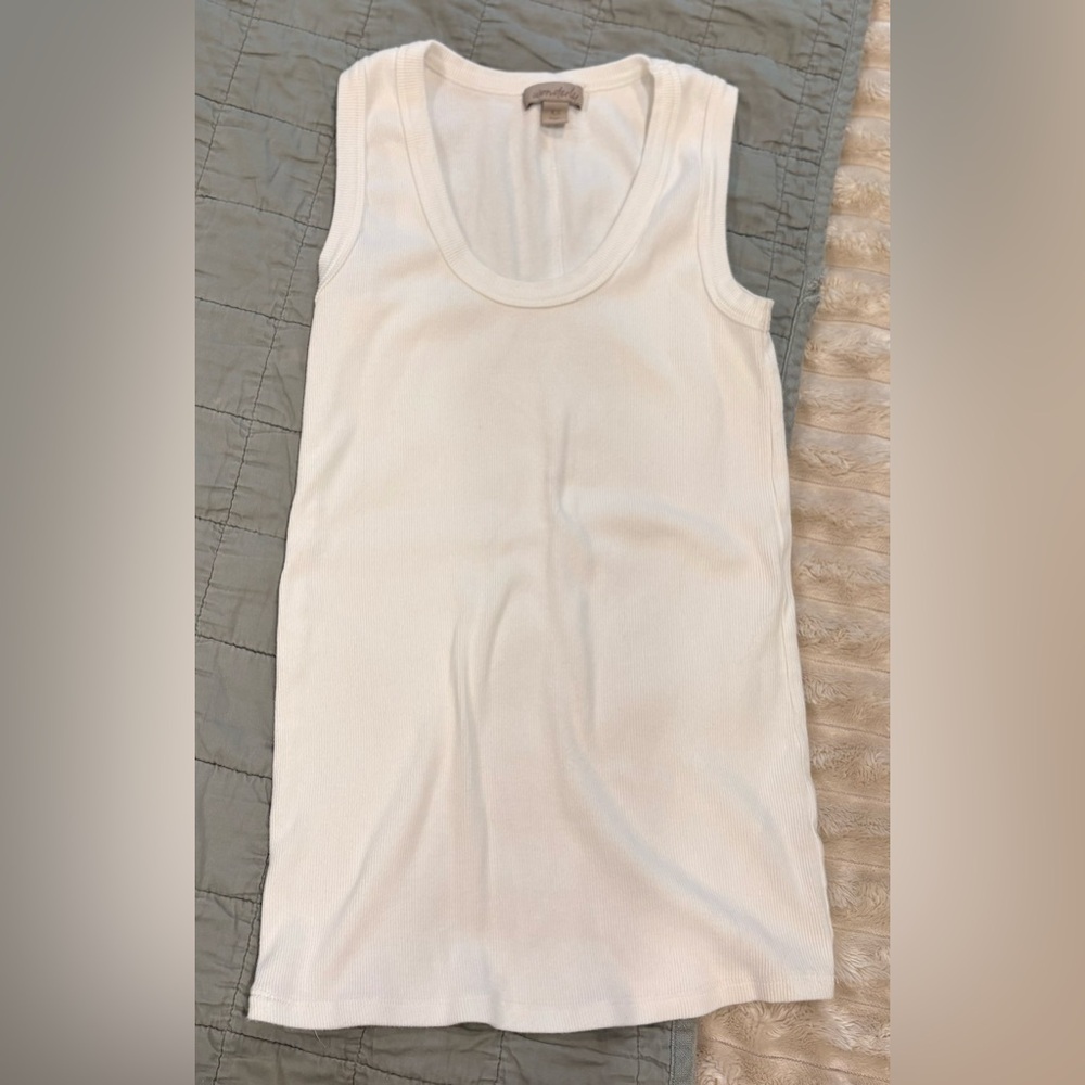 Wonderly Crisp White Tank- Like New!
